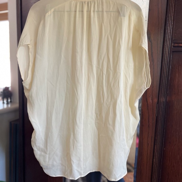 VINCE Silk Shirt. Size medium. Dolman sleeves. - Picture 2 of 6